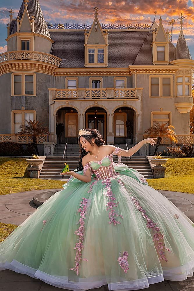 Quinceañera photography Los Angeles Image369 — Princess in green ball gown at fountain
